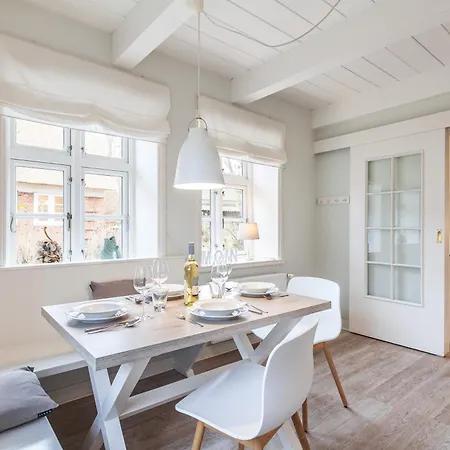 Maries Ferienhaus Utersum
